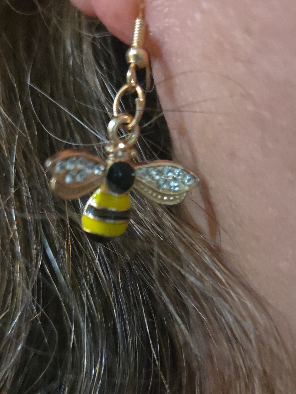 Bee Earring And Neacklece Set - Picture 7 of 10